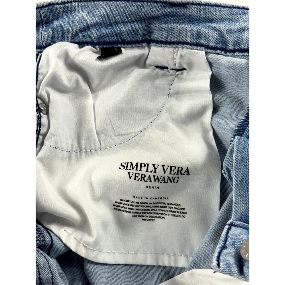 Simply Vera Vera Wang Women's Blue Denim Capri Jeans Mid Rise Size 4 - Picture 8 of 10